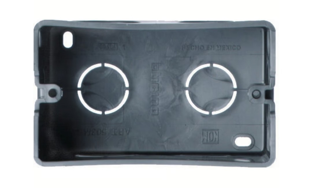 Caja de empotrar para 3 módulos