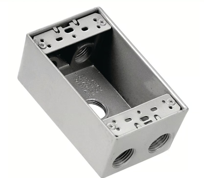 Caja Rectangular de Aluminio con 5 Orificios de 1/2"