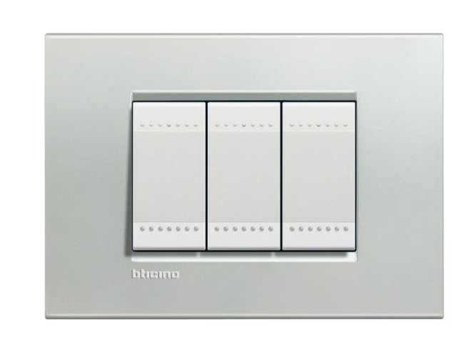 Placa rectangular plata 3 módulos c/chasís