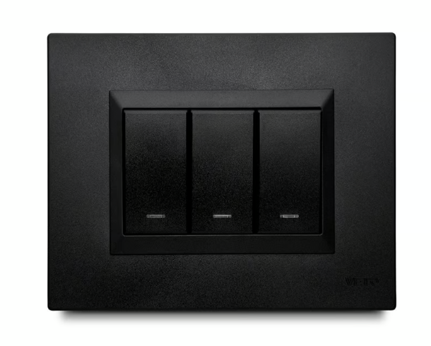 Apagador Triple 16 Amp con Luz Piloto + Placa Decorativa Negro