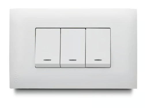 Apagador Triple de 15 Amp con Luz Piloto, Blanco