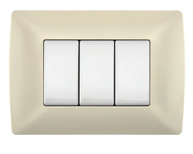 Placa de resina con chasis color Marfil 3 mód.